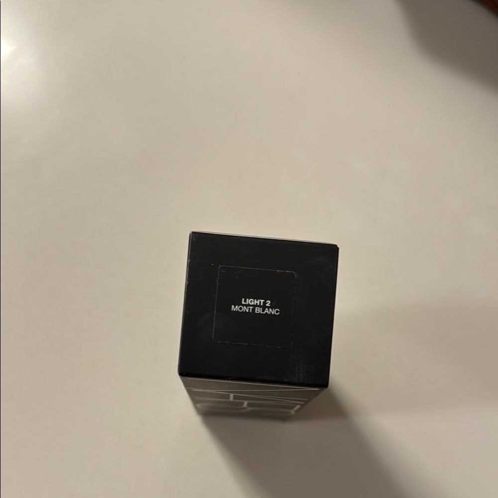 NARS Soft Matte Complete Foundation - Picture 2 of 3
